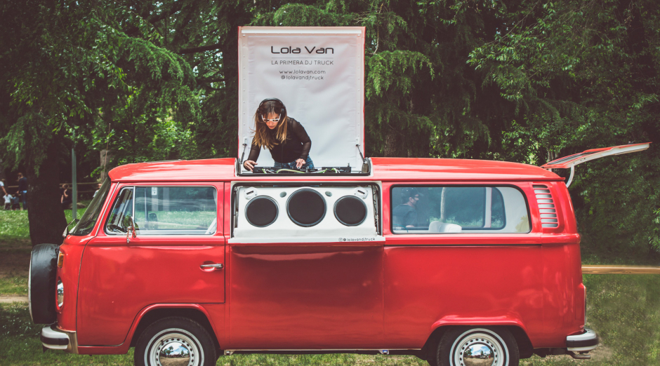 Photo of Lola Van, the first DJ Truck 1