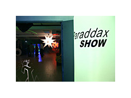 Paraddax presents their fog screen in the Paraddax Show