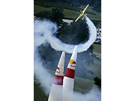 cmg se encargará de la promoción en España del Red Bull Air Race World Series