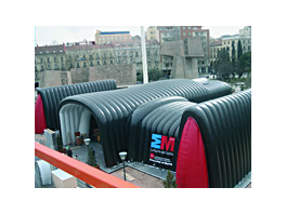 AS Montajes Efimeros creates a “spaceship” tent