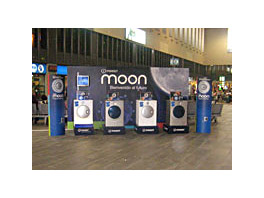 Indesit promotes it Moon washing machine in the AVE stations