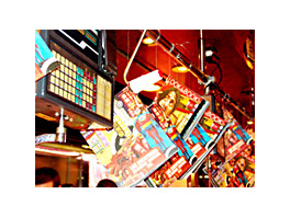 LOOKdeBOOK surprises the Boqueria market visitors