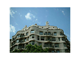 A university-based debate highlights the infrastructure risk for the Barcelona congress activity