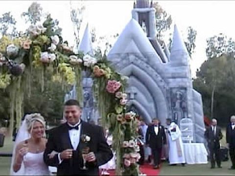 ¡Los hinchables hasta permiten construir iglesias!