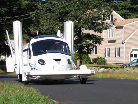 Un coche-avión para eventos que vuelan alto
