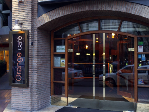 Orange abre su sala propia en Madrid