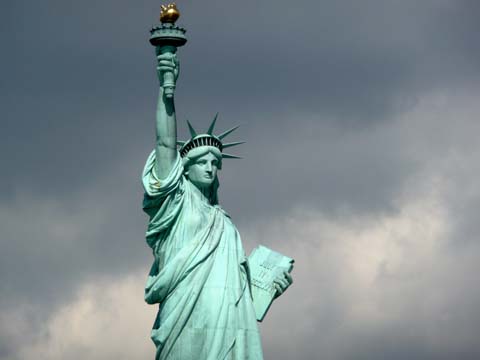 Viajar a los EE UU se vuelve poco a poco más fácil