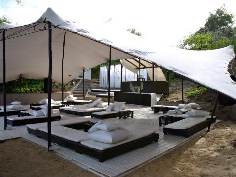 Hospitality presenta sus carpas adaptables a espacios irregulares