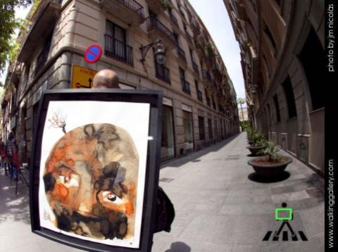 Shh: Un walking gallery para exposiciones más democráticas