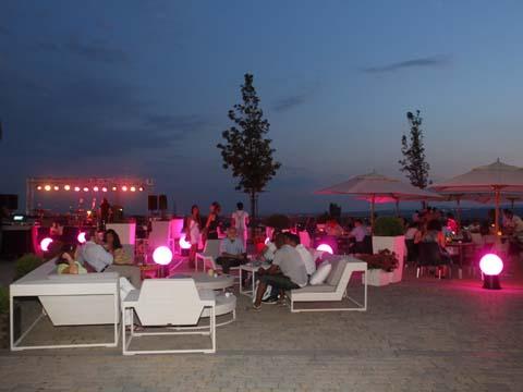 Grupo Eñe monta la fiesta de inauguración de Summer Fashion Bar