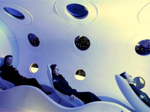 Una nave espacial turística para un incentivo a la luna