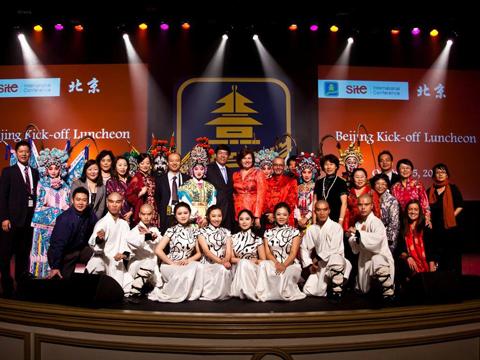 Aires latinos en las asociaciones del sector