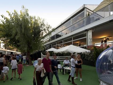 De Boer construye un restaurante pop up para el CSIO Barcelona 2012