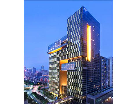 El primer W abre en China