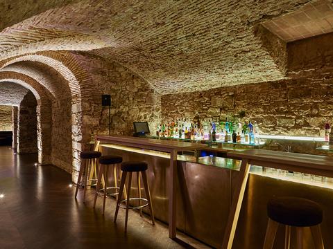 Agüelo013, una enorme taberna para eventos