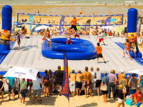 Exploramás trae el bossaball como actividad de team building