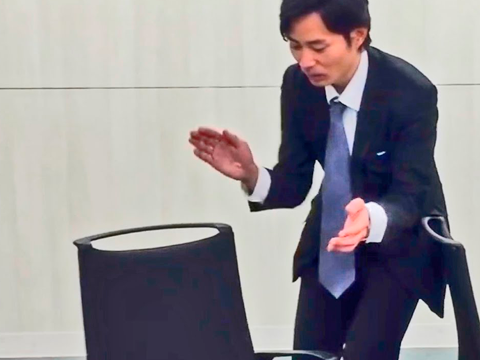 ¡Que ordene la oficina Nissan!