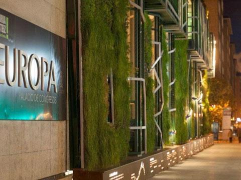 Vitoria inaugura un palacio de congresos renovado y ampliado