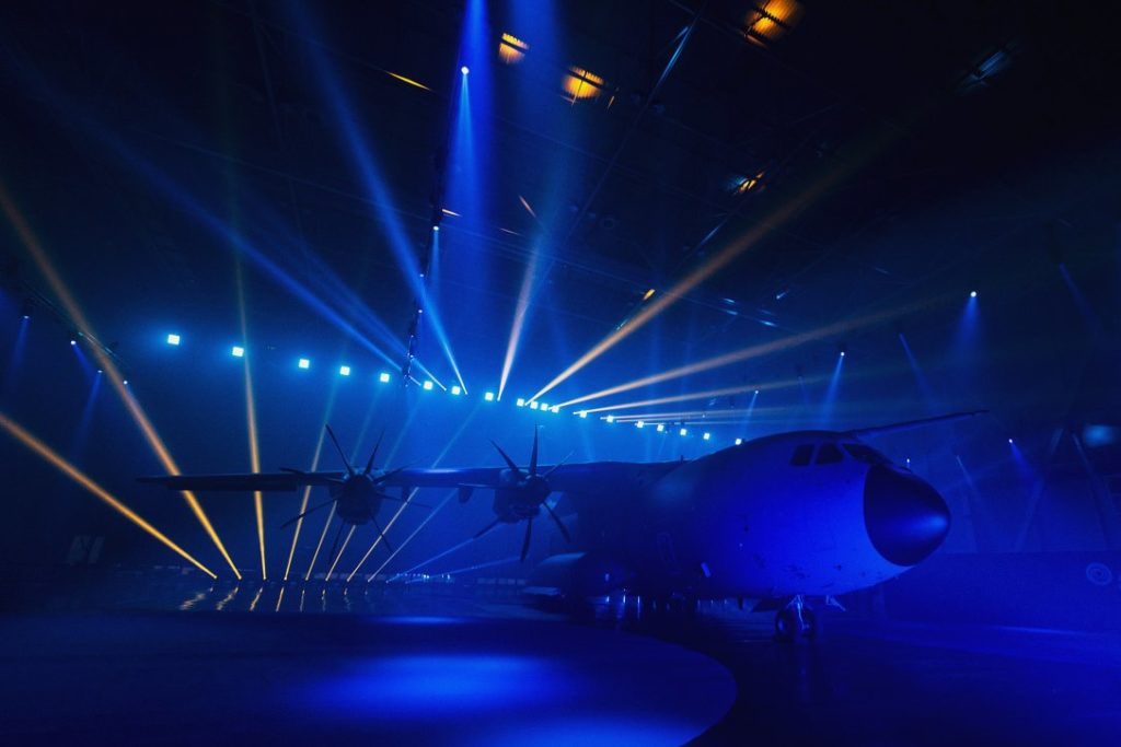 Efectos especiales en la entrega oficial del nuevo Airbus