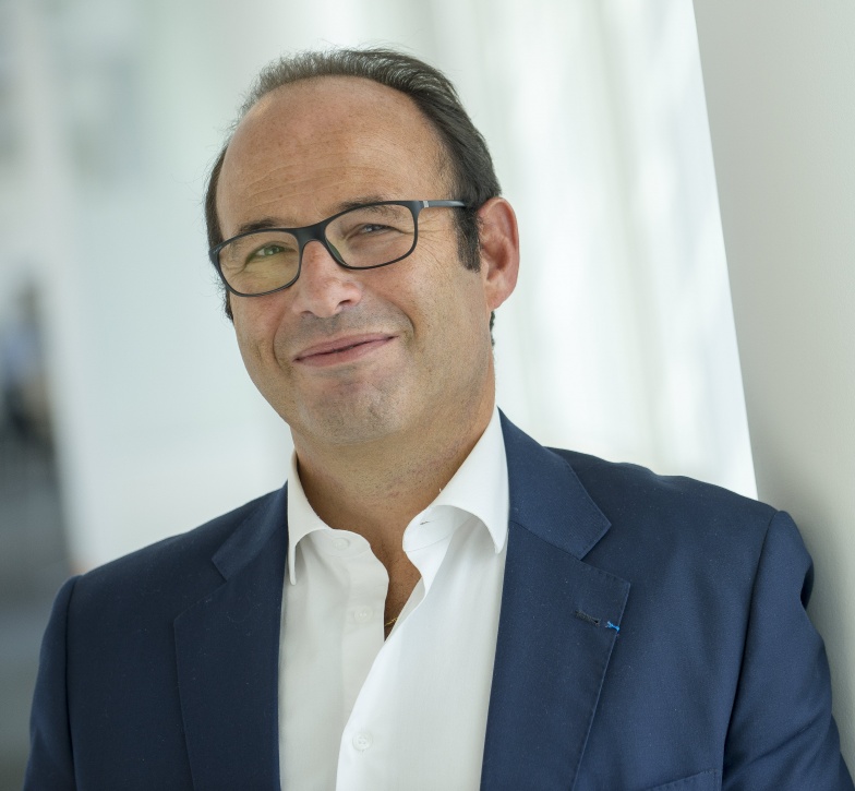 AccorHotels apunta al sector congresos