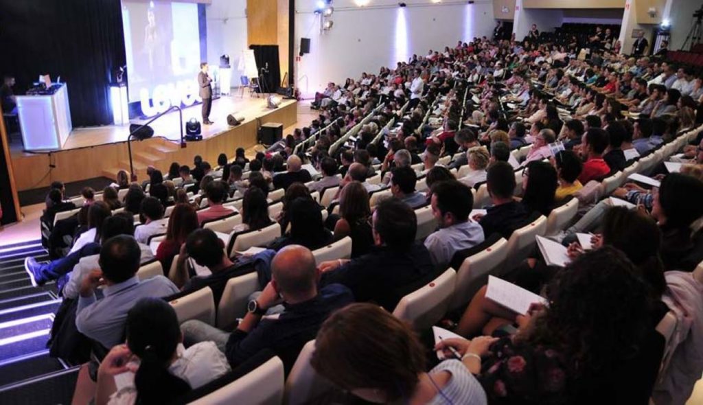 Level UP y sus macro eventos formativos con espectáculo y emoción para aprender en vivo