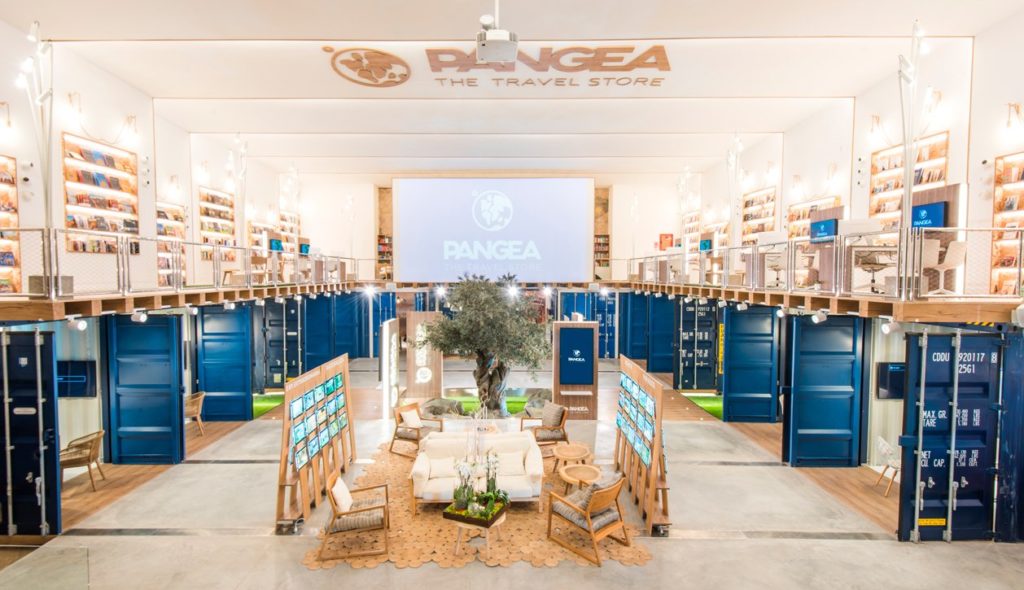 Pangea abre tienda en el antiguo Cine Club Coliseum de Barcelona