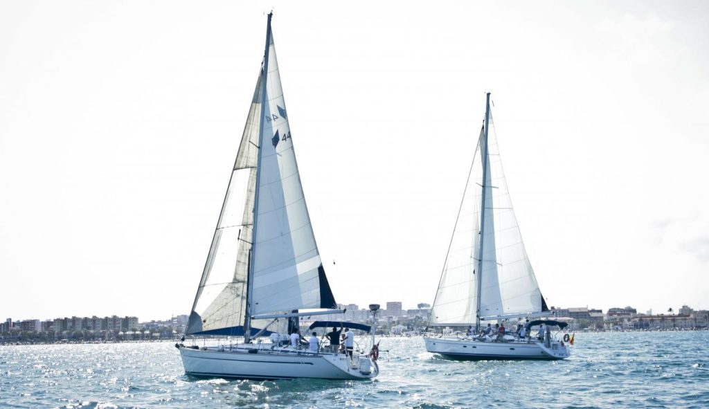Una regata corporativa, el teambuilding con clientes de ASER en Valencia