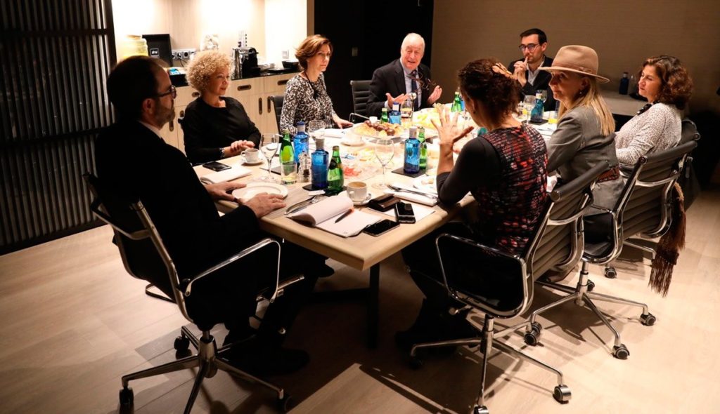 La Secretaria de Estado de Turismo se sienta con el sector MICE