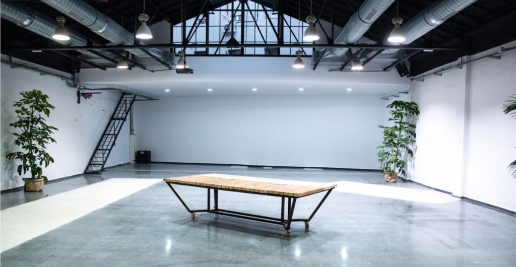 Downtown, nuevo espacio industrial y antiguo taller de coches