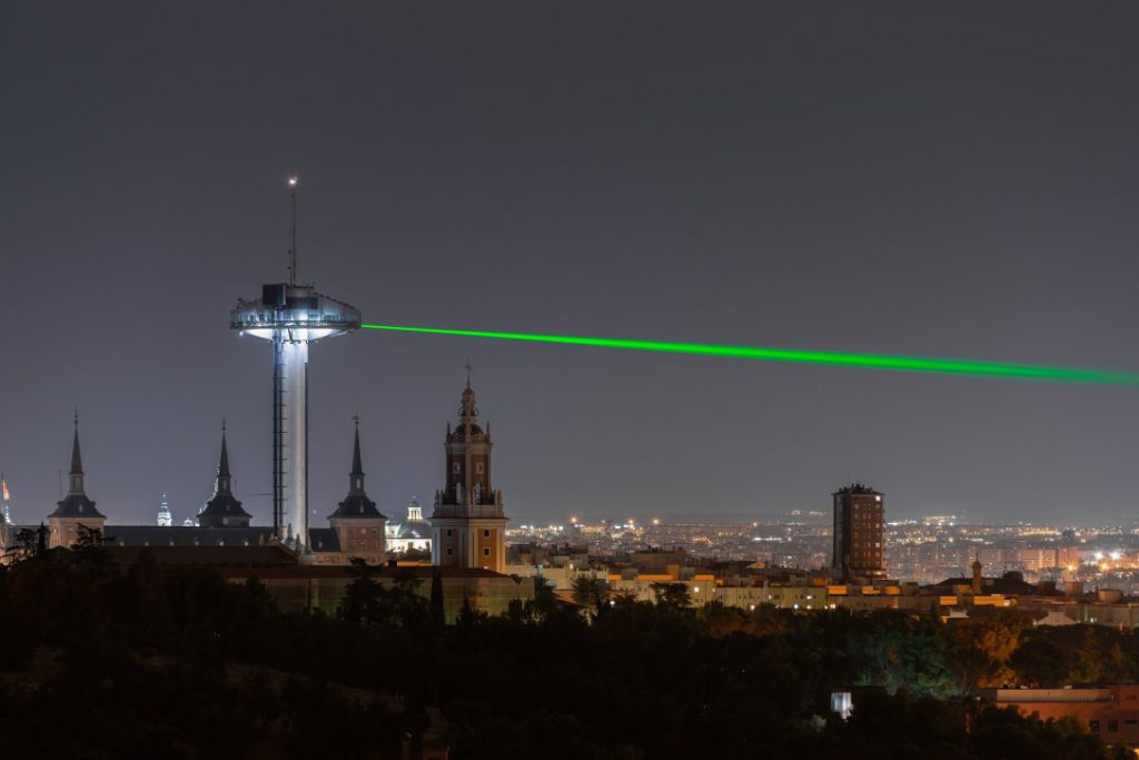 AEVEA ilumina de verde el cielo de Madrid