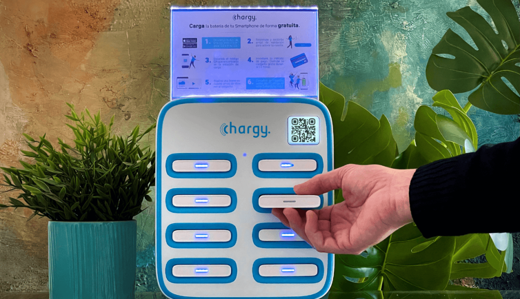 Batería móvil gratis a cambio de información, la propuesta de Chargy