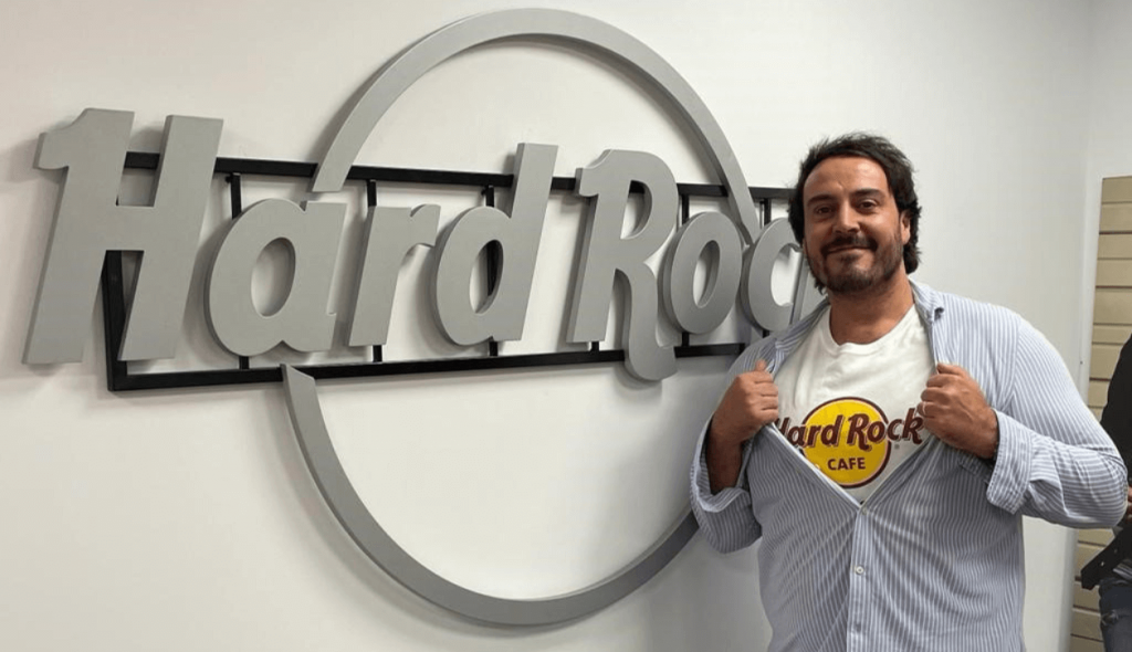 Espectador Cortar extraño Antonio J. Gallego vuelve a Hard Rock Cafe Barcelona como sales & marketing  manager - eventoplus.com