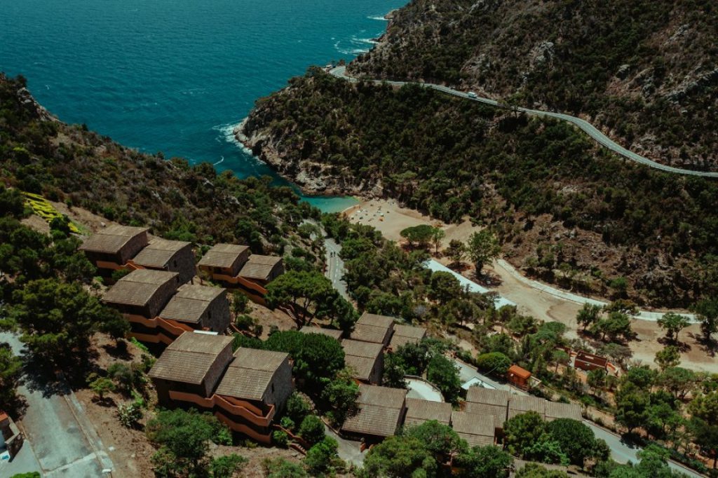 Pola Giverola, un resort renovado para eventos a pie de cala en la Costa Brava