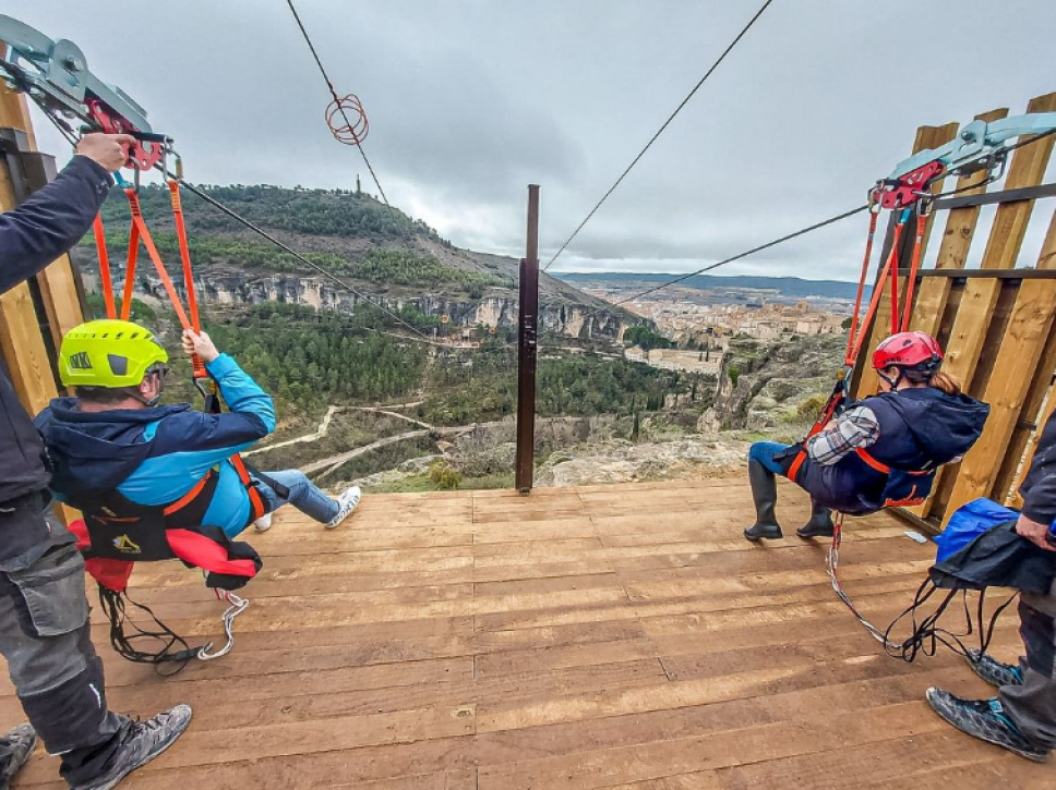 La tirolina doble más larga de Europa abre a 2 horas de Madrid