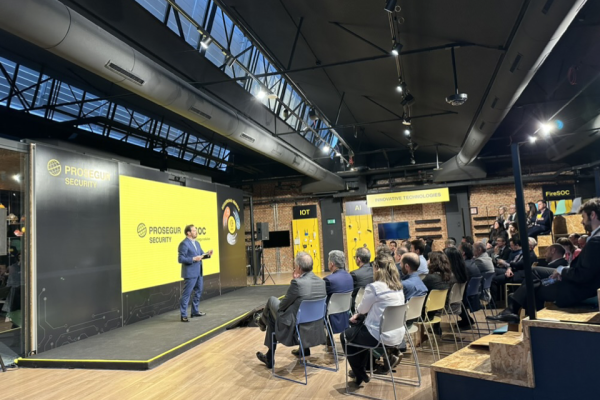 Photo of Innomedia Alquiler de tarimas y escenarios 4