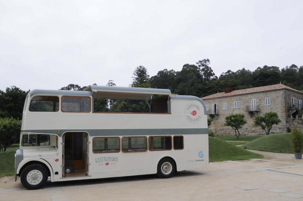 Imagen de Movilbus: Vehículos y autobuses para tus eventos en calle.