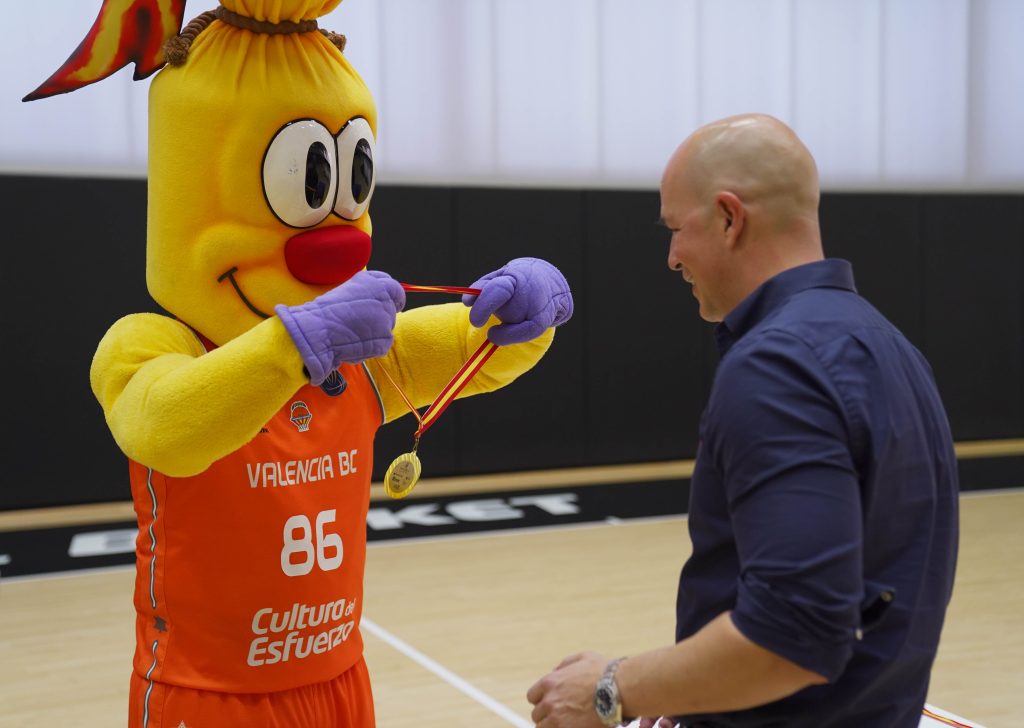 Foto de TEAM BUILDING en L’Alqueria del Basket de Valencia 5