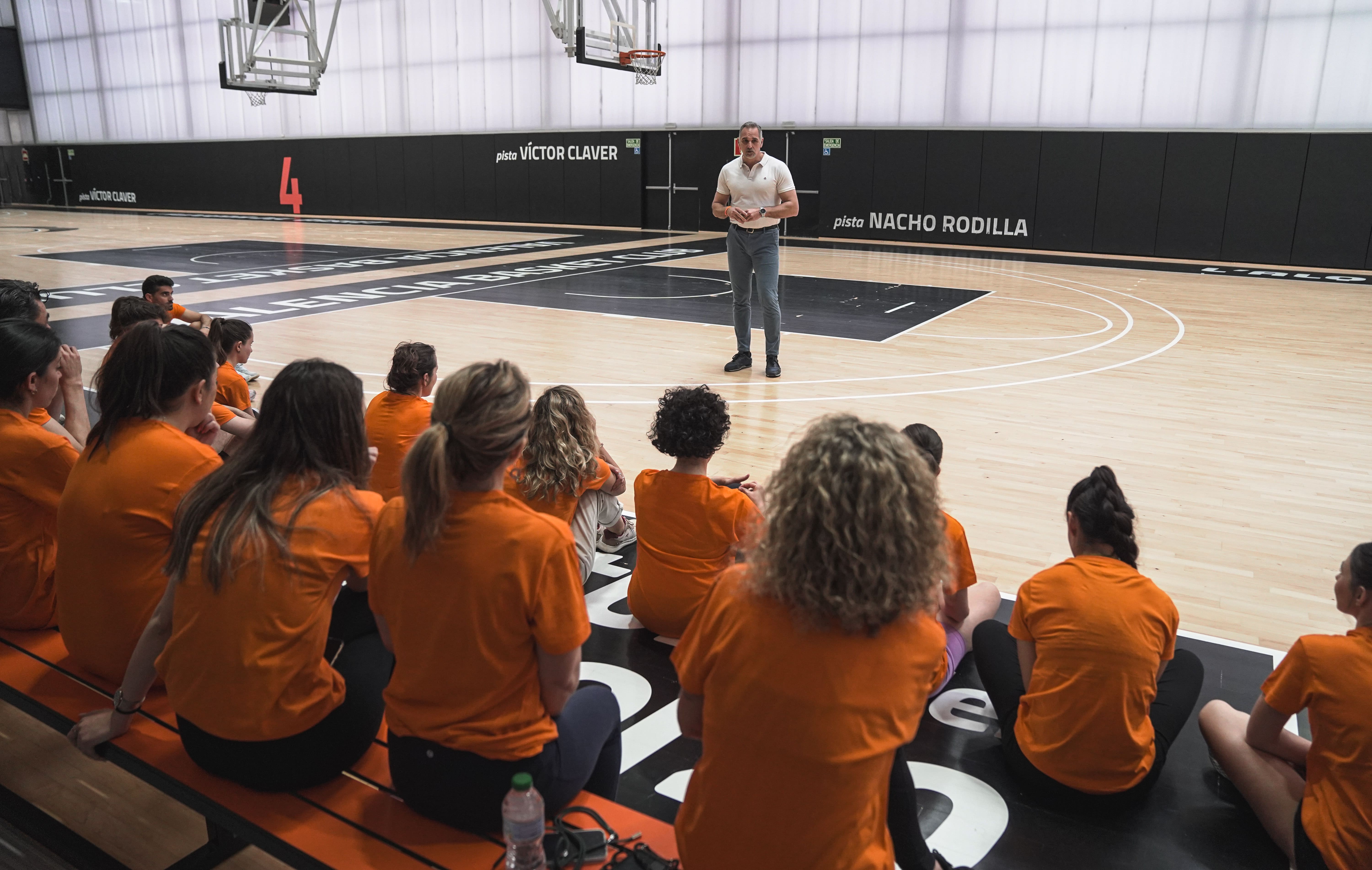 Foto de TEAM BUILDING en L’Alqueria del Basket de Valencia 2