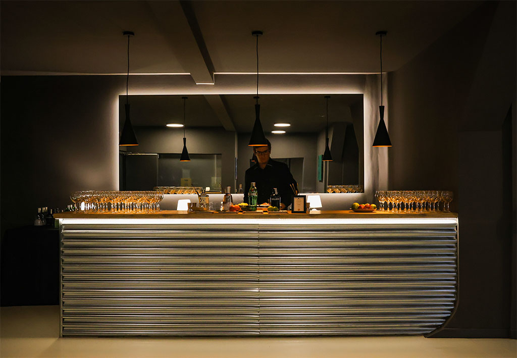 Photo of Gary Manrique 28