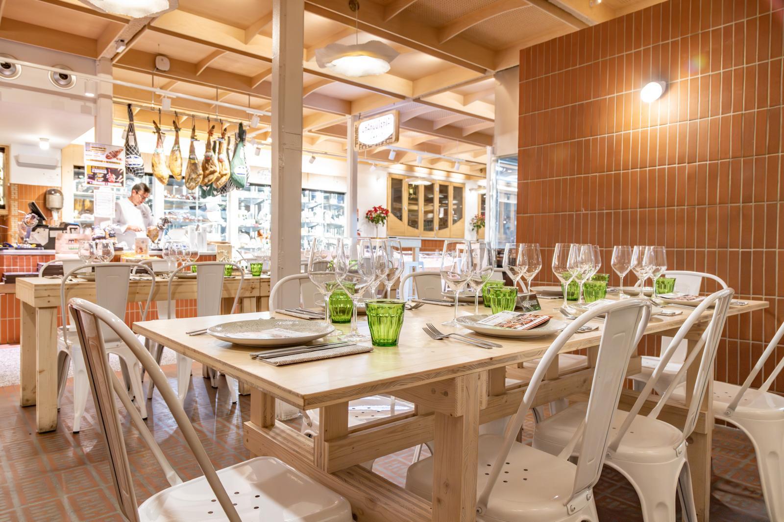 Foto de Mercado Escuela San Cristobal 12