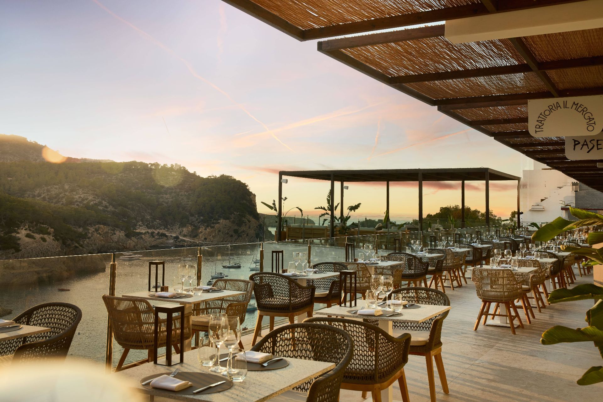 Foto de Cala San Miguel Ibiza Resort, CURIO Collection by Hilton 8
