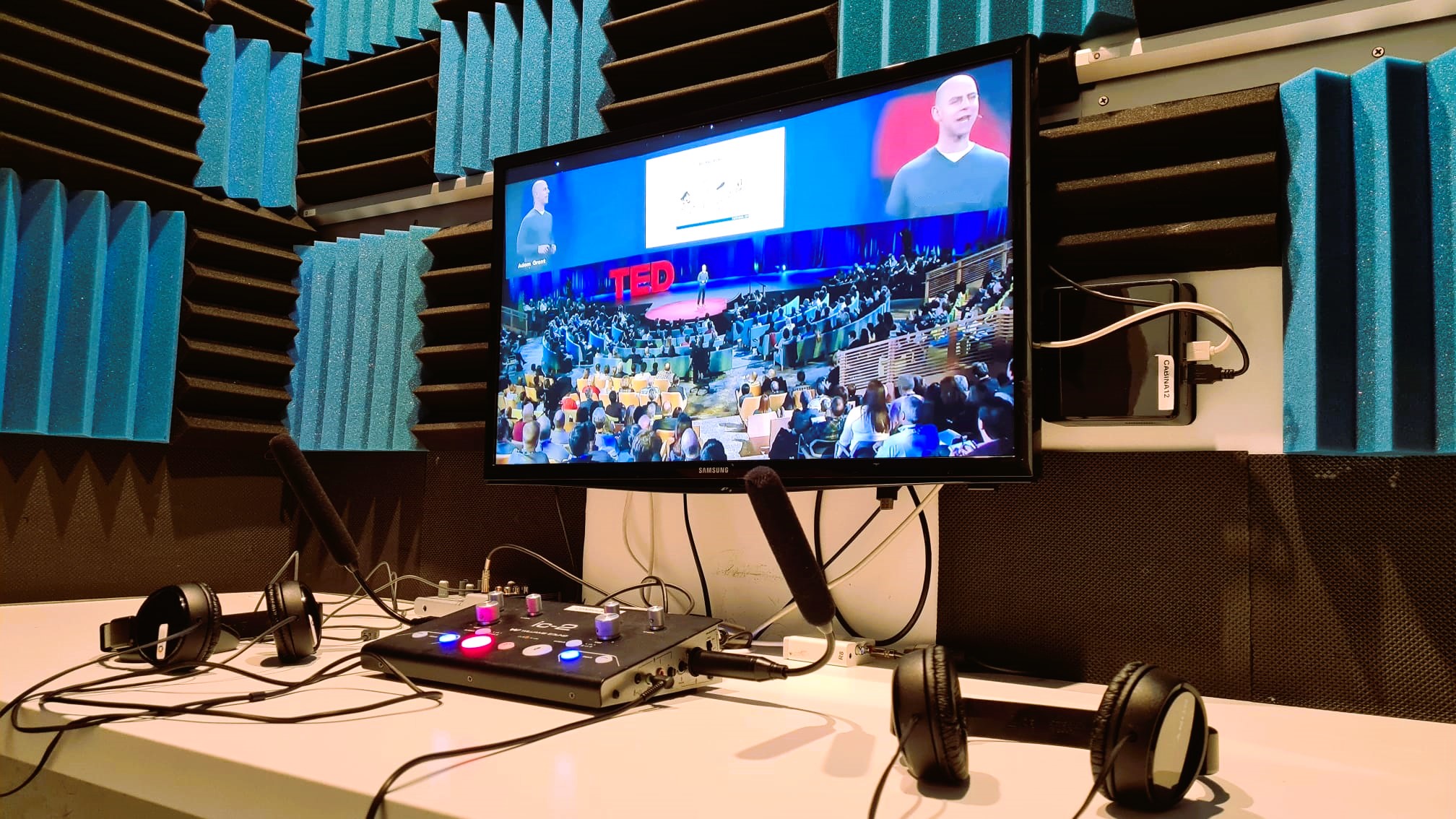 Photo of Olyusei – Simultaneous Interpreting, AI and Silent Conference services 13